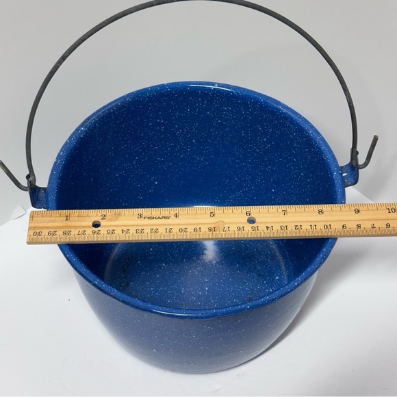 Decorative Enamelware Blue Speckled Pot with Lid - Picture 7 of 7
